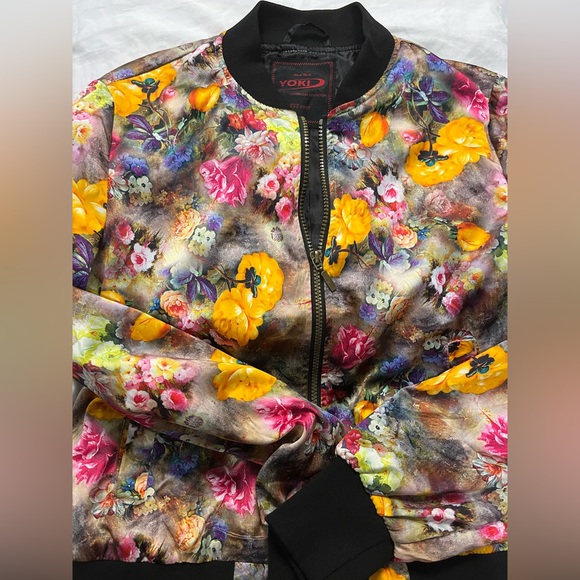 Jacket - Picture 3 of 4